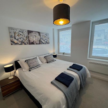 Modern 2 Bedroom Apt Sleeps 6 - Near Gloucester Exterior foto
