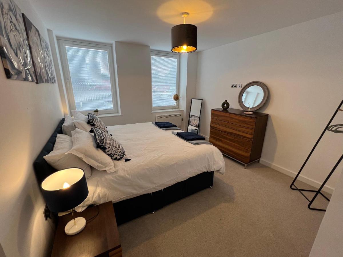 Modern 2 Bedroom Apt Sleeps 6 - Near Gloucester Exterior foto