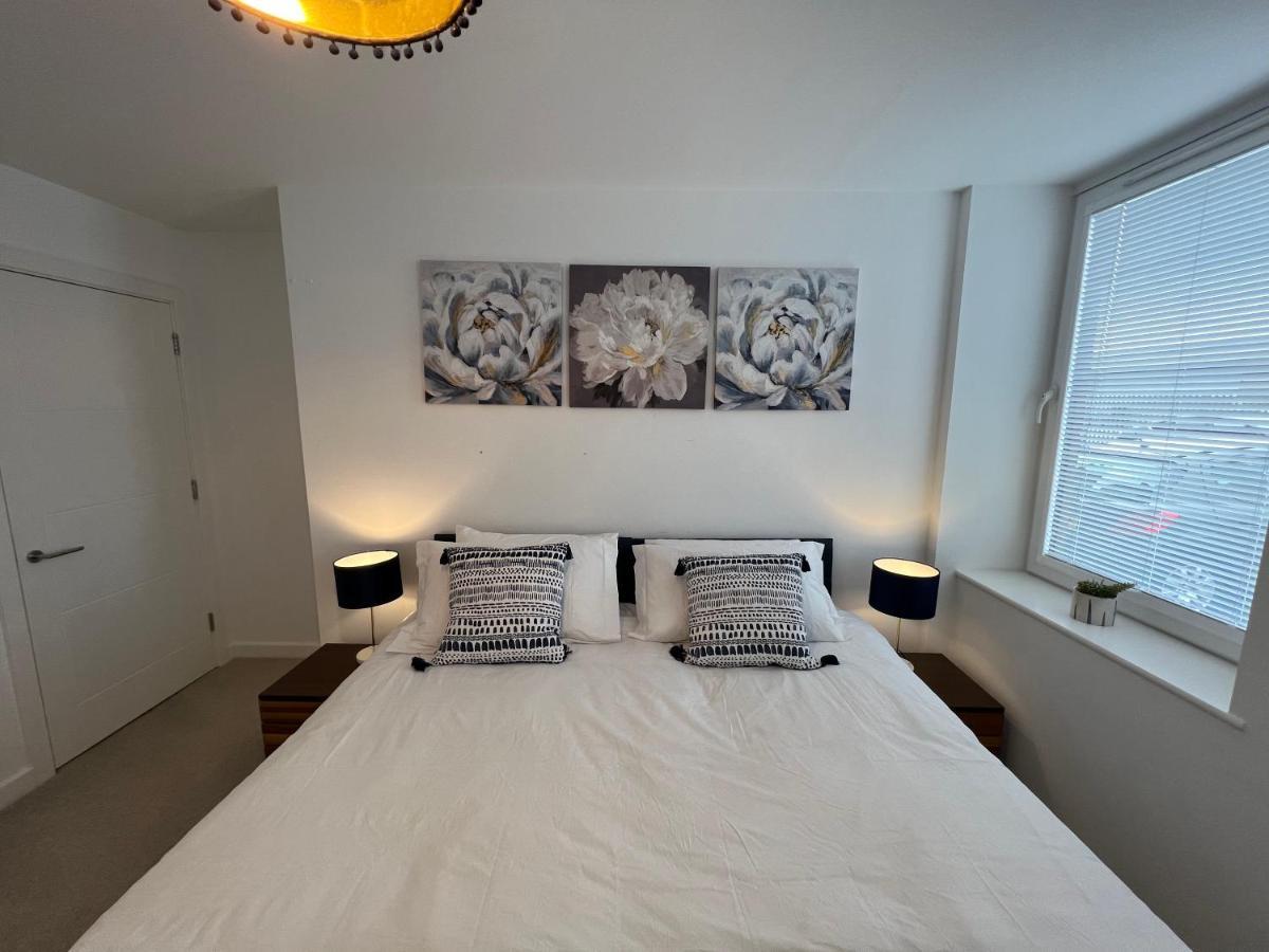 Modern 2 Bedroom Apt Sleeps 6 - Near Gloucester Exterior foto